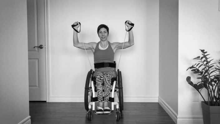 muscu-elastique-developpe-militaire